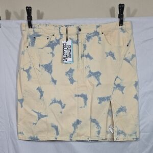Future Collective Cream & Blue Denim Skirt Womens Size 22 (W583)